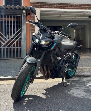 YAMAHA MT-09 